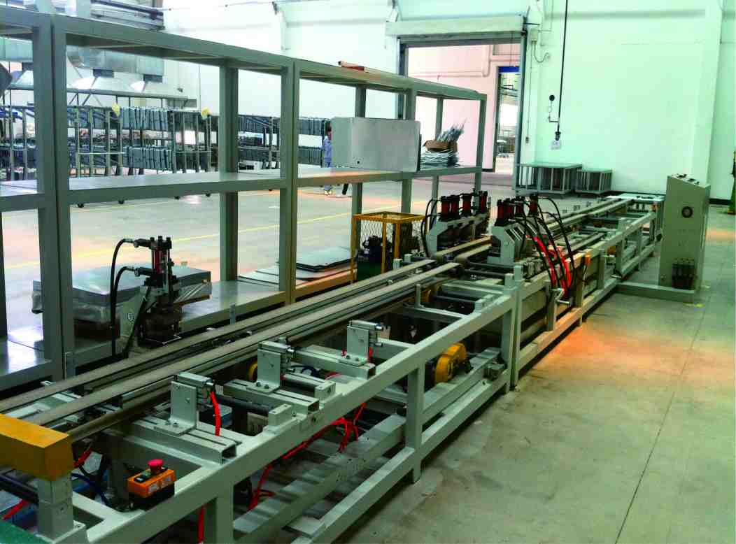 Automatic cutting line for inner container of freezer