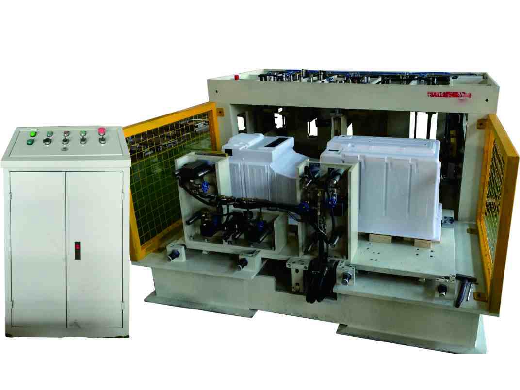 Automatic punching machine for refrigerator inner liner (hydraulic pressure)