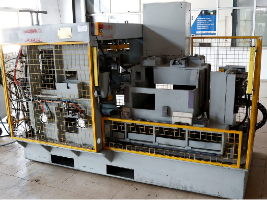 Haier refrigerator plastic punching machine